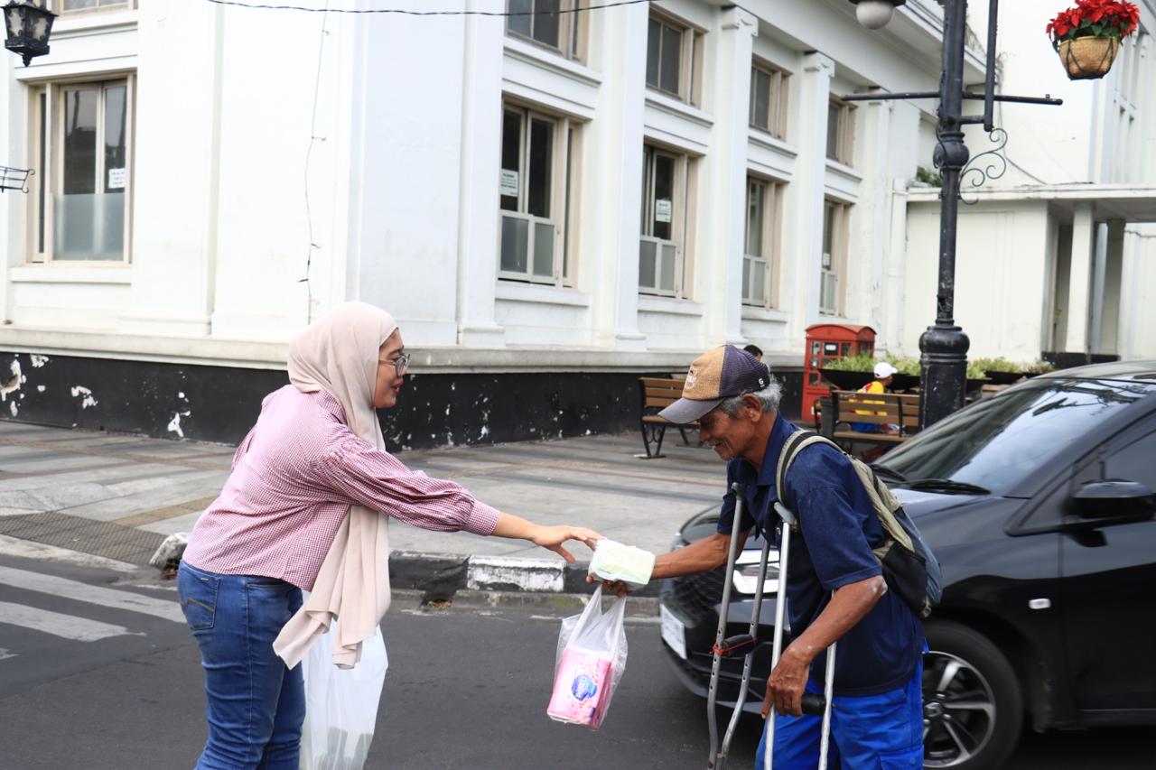 Pembagian Takjil